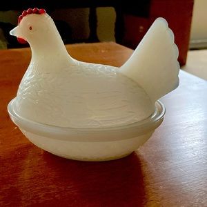 Vintage Milk white glass hen dish